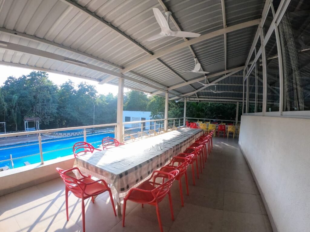 Pool Bar